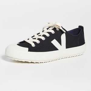 Veja nova low top sneakers in black/cream